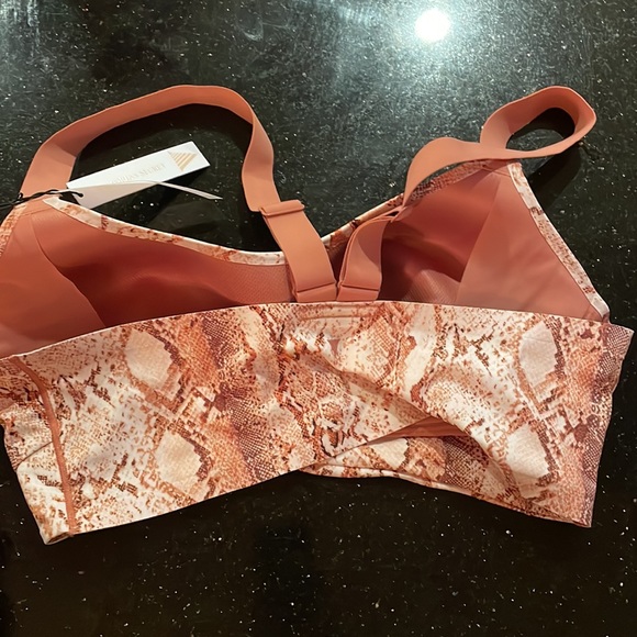 Victoria Secret Sports Bra minimum support XL - Picture 3 of 4